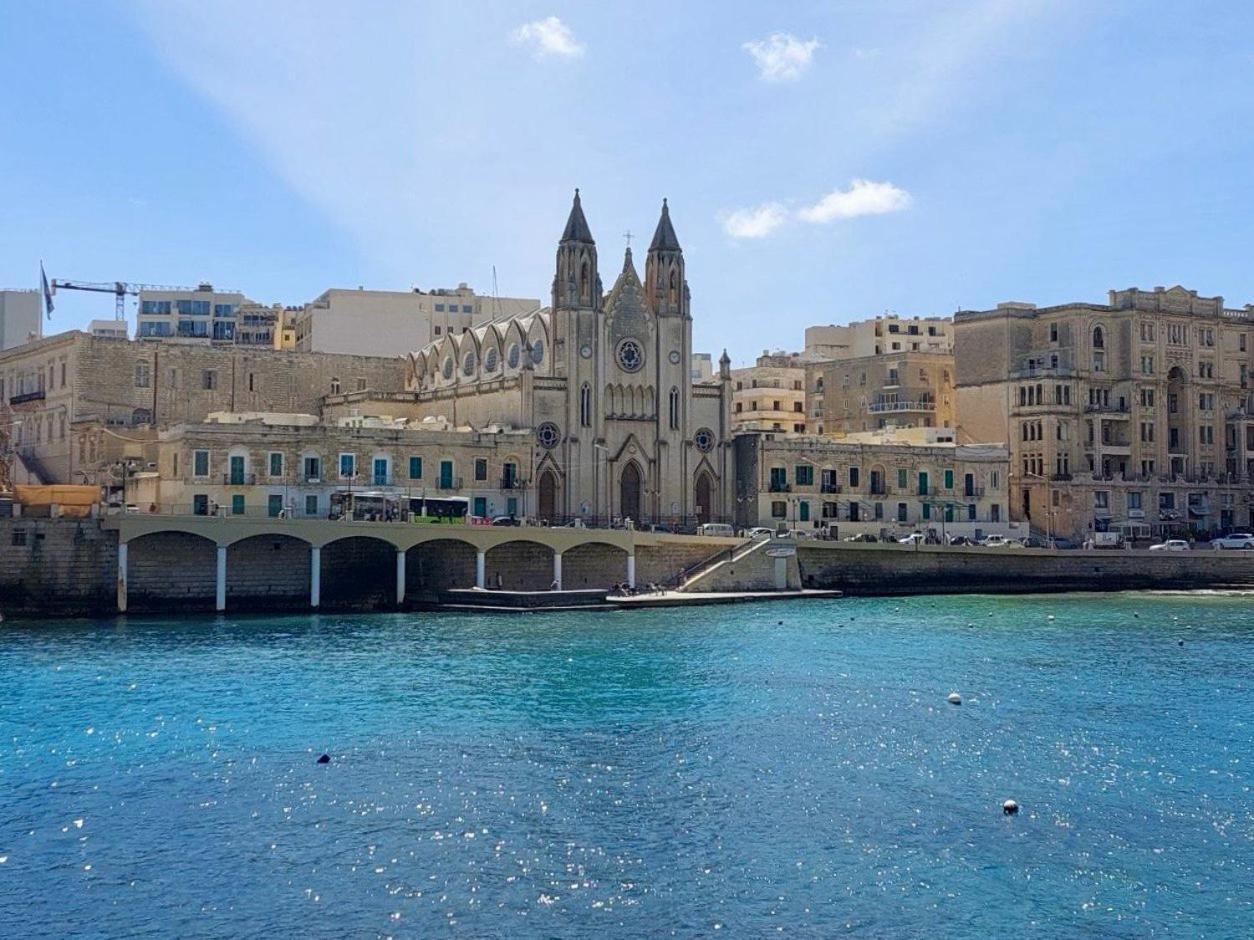 Malta Crown Guesthouse Saint Julian's Eksteriør billede