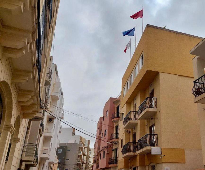 Malta Crown Guesthouse Saint Julian's Eksteriør billede