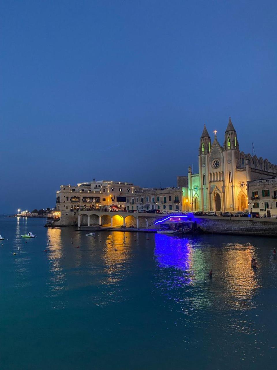 Malta Crown Guesthouse Saint Julian's Eksteriør billede