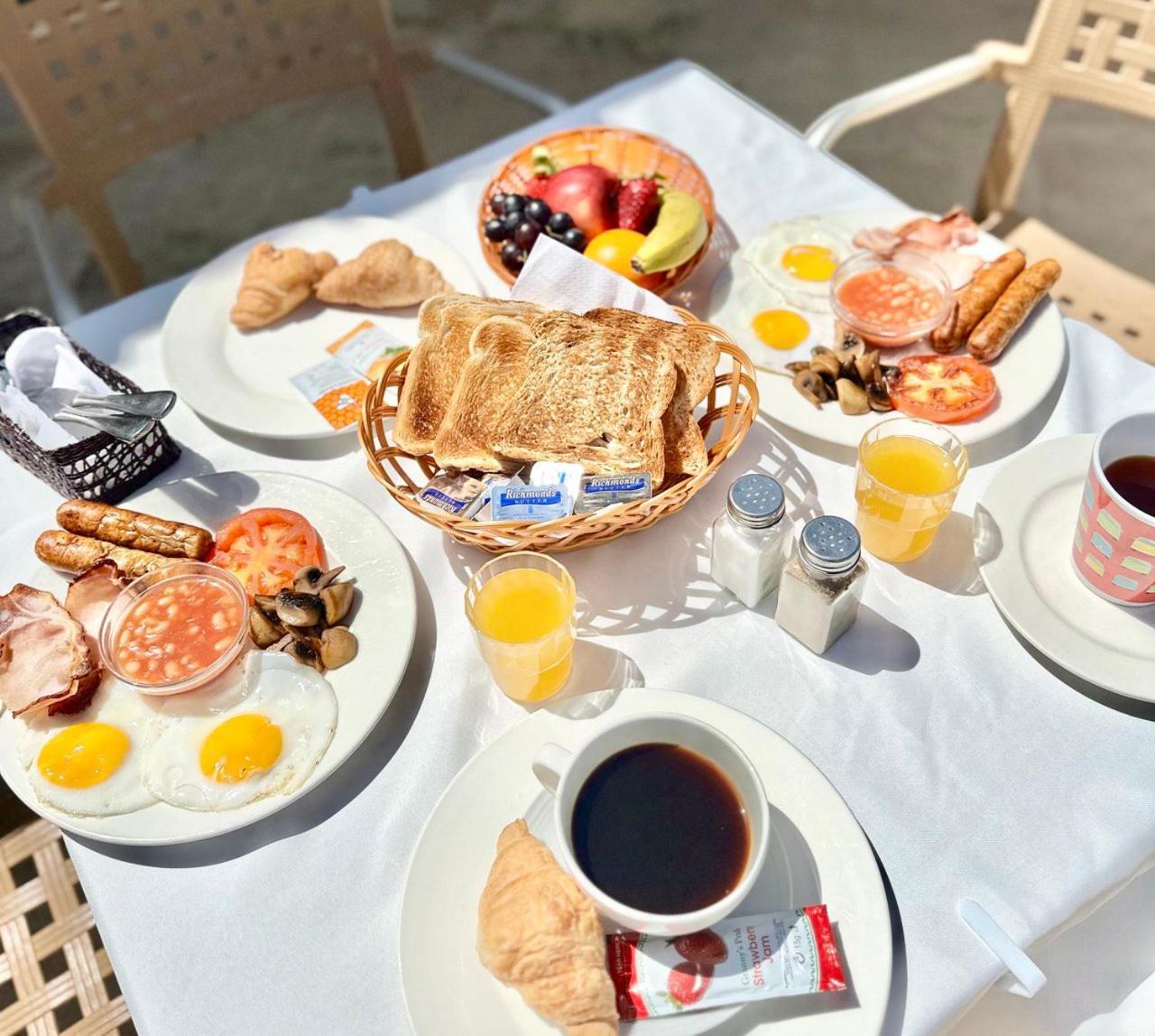Malta Crown Guesthouse Saint Julian's Eksteriør billede